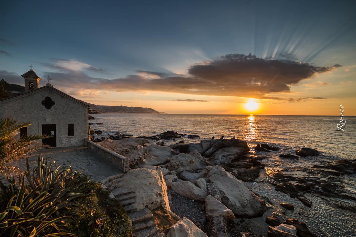 Hotel Aurora Bordighera Bagian luar foto